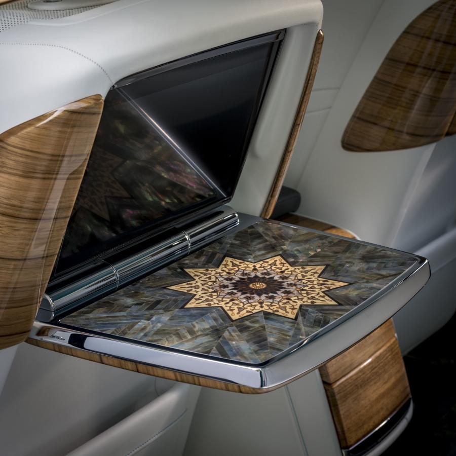Детали интерьера Rolls-Royce Phantom Arabian Gulf 2019 года  (фото 5 из 6)